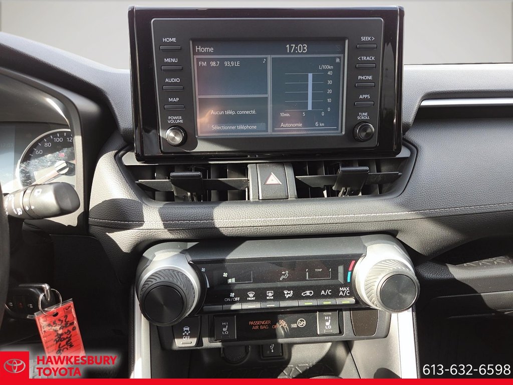 2020 Toyota RAV4 LE in Hawkesbury, Ontario - 18 - w1024h768px