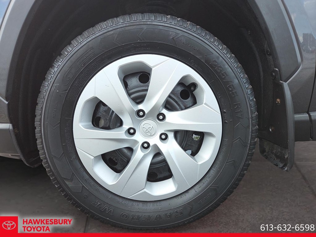 2021 Toyota RAV4 LE AWD in Hawkesbury, Ontario - 10 - w1024h768px