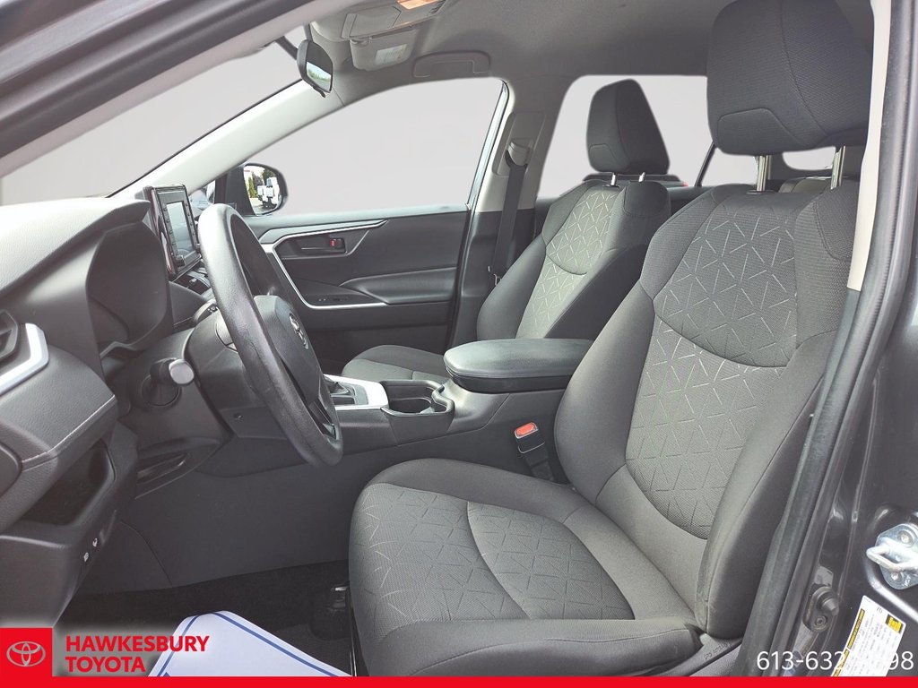 2021 Toyota RAV4 LE AWD in Hawkesbury, Ontario - 11 - w1024h768px