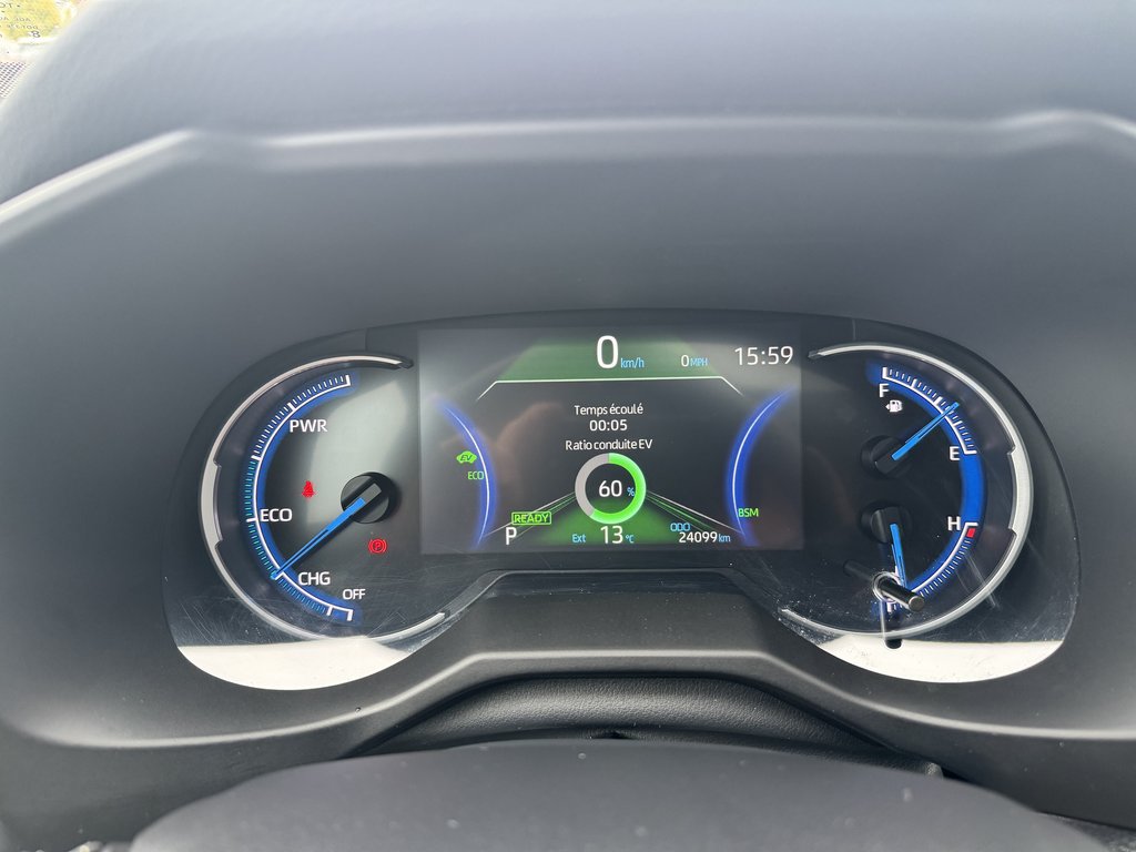 2022  RAV4 Hybrid LIMITED in Hawkesbury, Ontario - 14 - w1024h768px