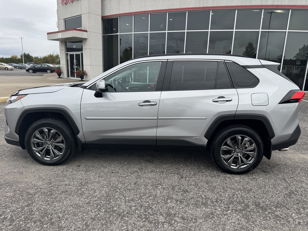 2022  RAV4 Hybrid LIMITED in Hawkesbury, Ontario - 2 - w1024h768px