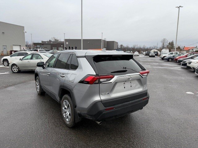 2022 Toyota RAV4 LE AWD in Hawkesbury, Ontario - 2 - w1024h768px