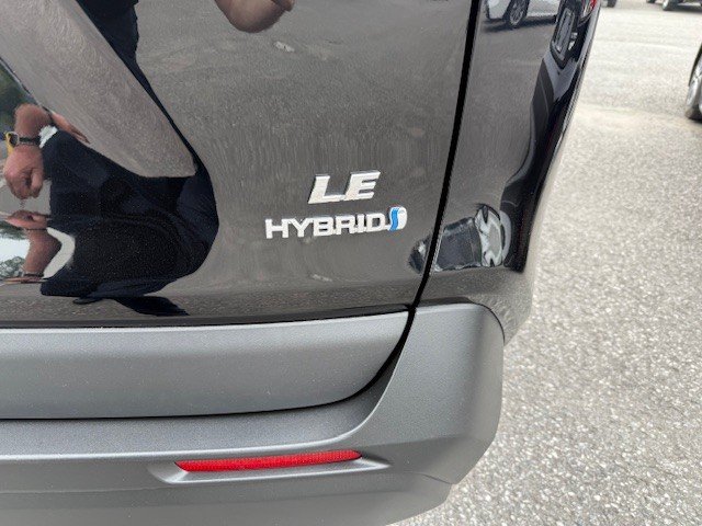Toyota RAV4 Hybrid LE 2022 à Hawkesbury, Ontario - 5 - w1024h768px