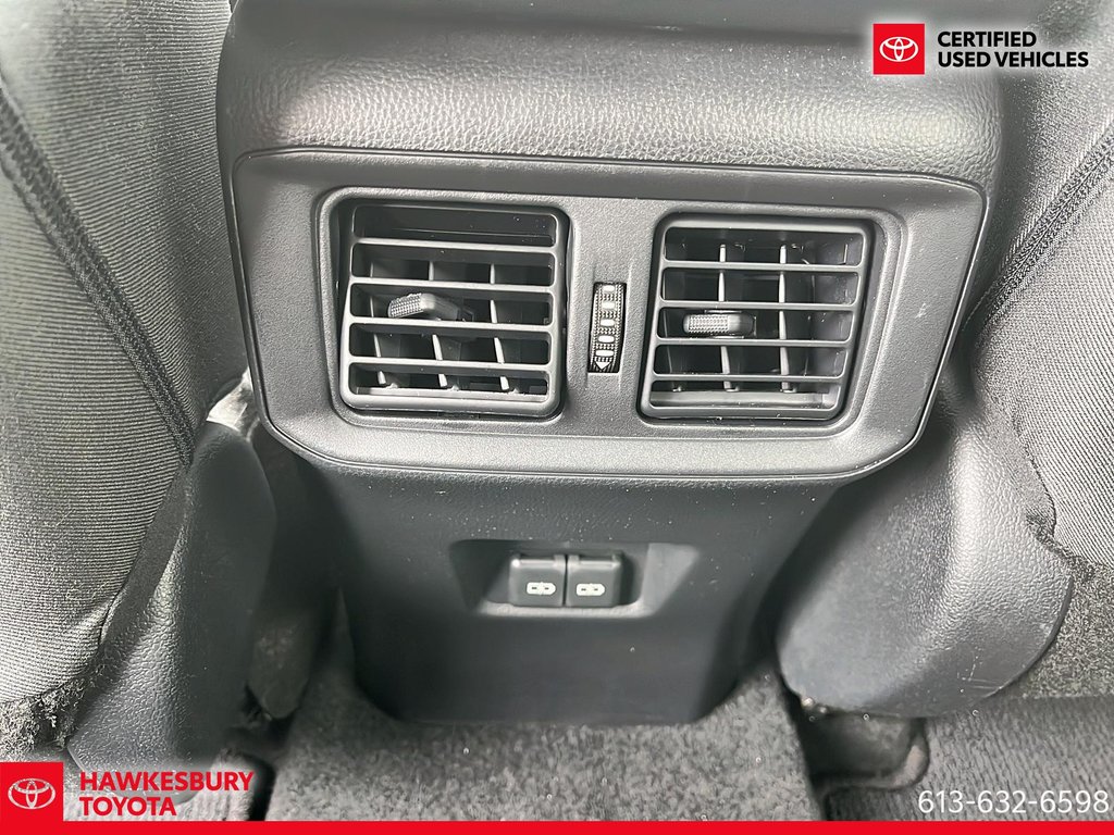 Toyota RAV4 Hybrid LE 2022 à Hawkesbury, Ontario - 12 - w1024h768px