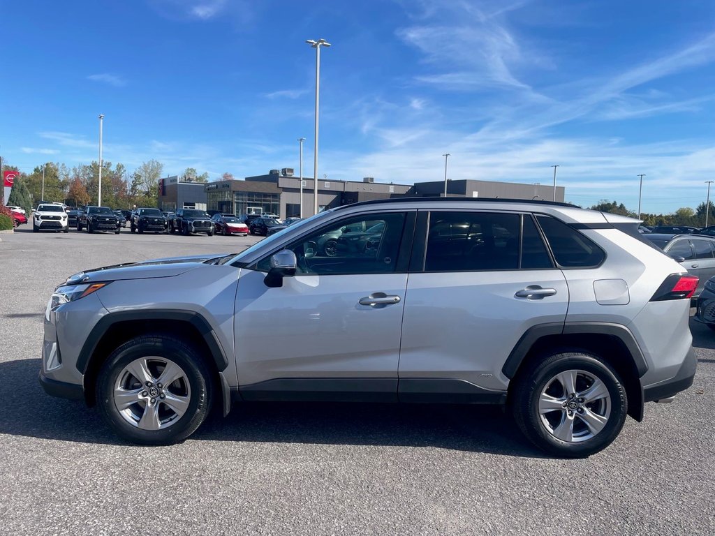 2023 Toyota RAV4 Hybrid XLE in Hawkesbury, Ontario - 2 - w1024h768px