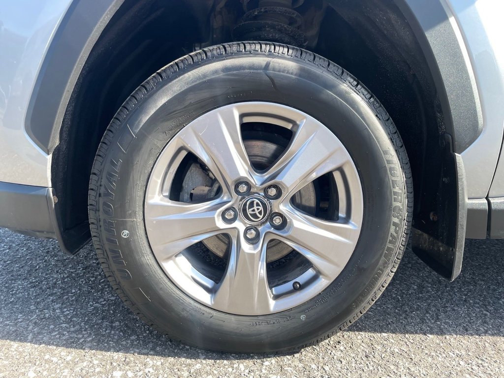 2023 Toyota RAV4 Hybrid XLE in Hawkesbury, Ontario - 7 - w1024h768px