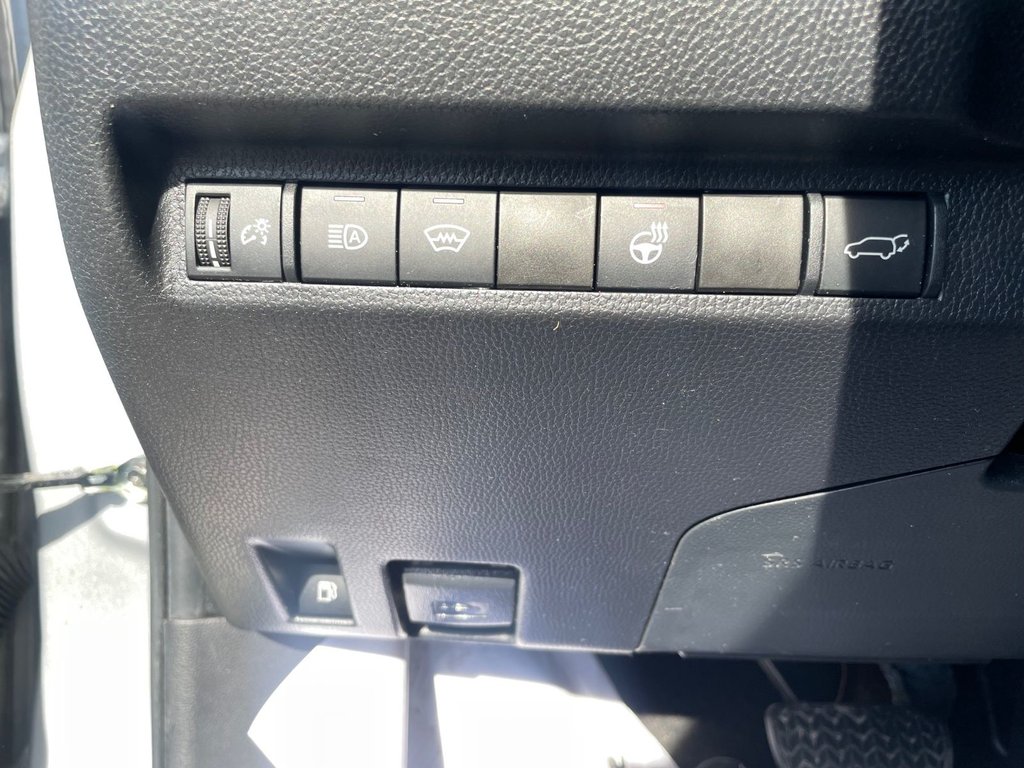2023 Toyota RAV4 Hybrid XLE in Hawkesbury, Ontario - 10 - w1024h768px
