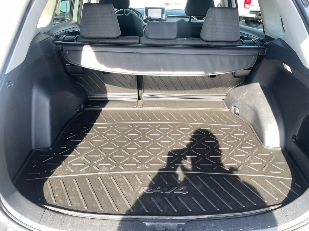 2023 Toyota RAV4 Hybrid XLE in Hawkesbury, Ontario - 15 - w1024h768px