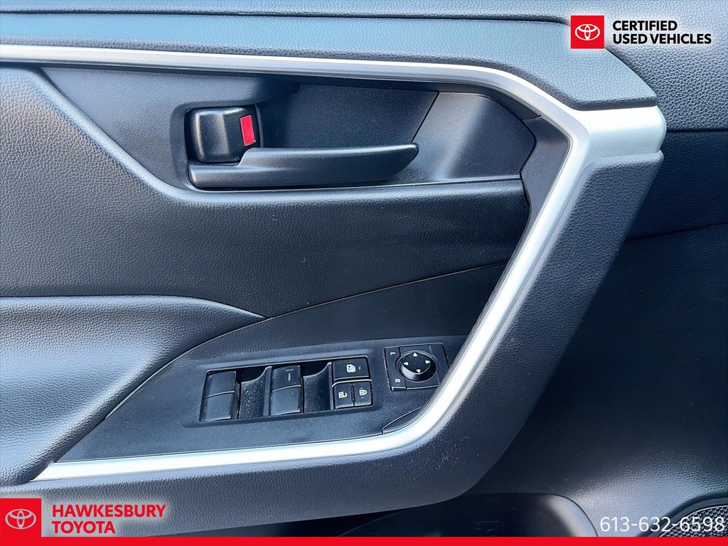 Toyota RAV4  2023 à Hawkesbury, Ontario - 13 - w1024h768px