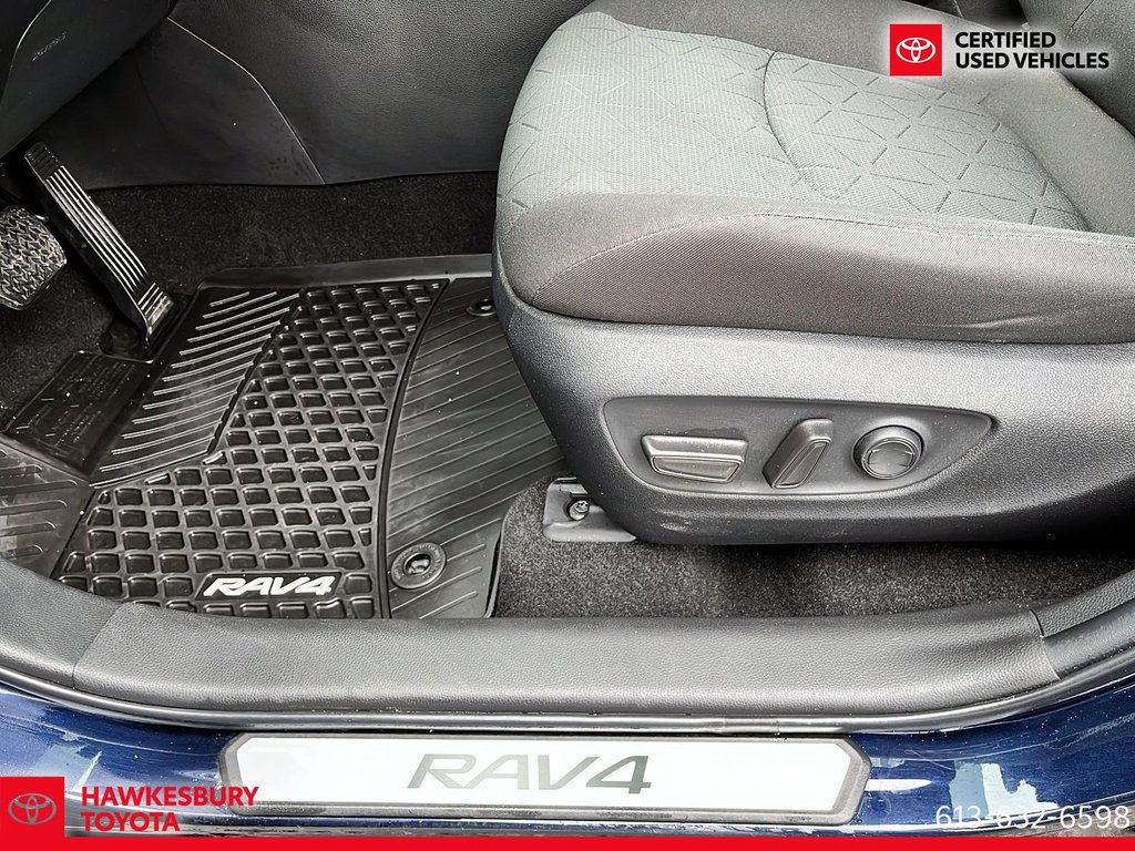 2023 Toyota RAV4 XLE AWD TOIT OUVRANT in Hawkesbury, Ontario - 22 - w1024h768px