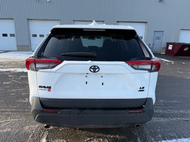 2024 Toyota RAV4 LE in Hawkesbury, Ontario - 4 - w1024h768px