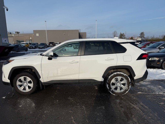 2024 Toyota RAV4 LE in Hawkesbury, Ontario - 6 - w1024h768px