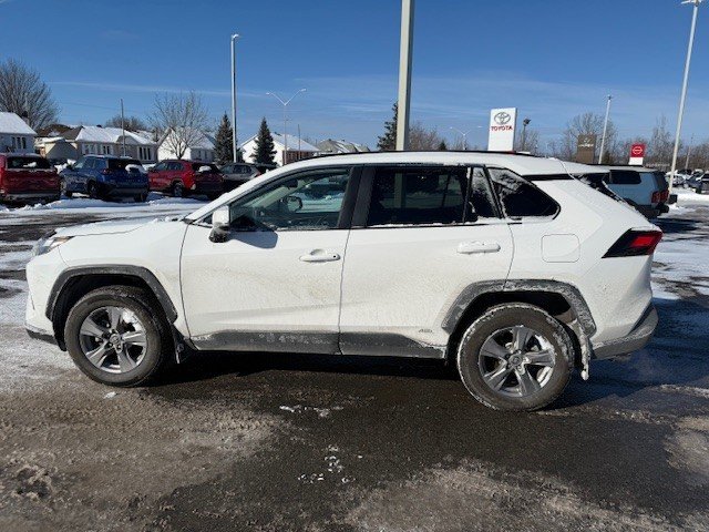 2024 Toyota RAV4 Hybrid XLE in Hawkesbury, Ontario - 6 - w1024h768px