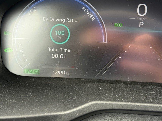 2025 Toyota RAV4 Hybrid Limited in Hawkesbury, Ontario - 7 - w1024h768px