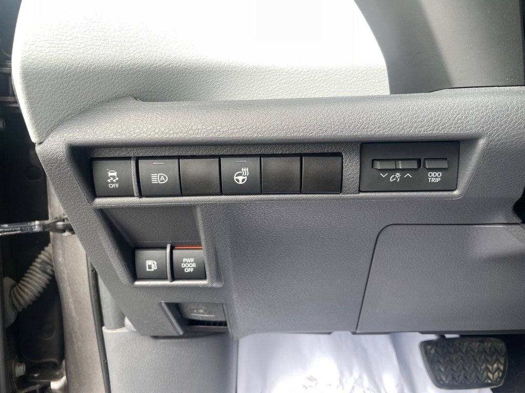 2021 Toyota Sienna XSE FWD in Hawkesbury, Ontario - 9 - w1024h768px