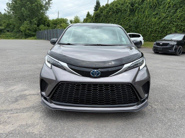 2021 Toyota Sienna XSE FWD in Hawkesbury, Ontario - 2 - w1024h768px