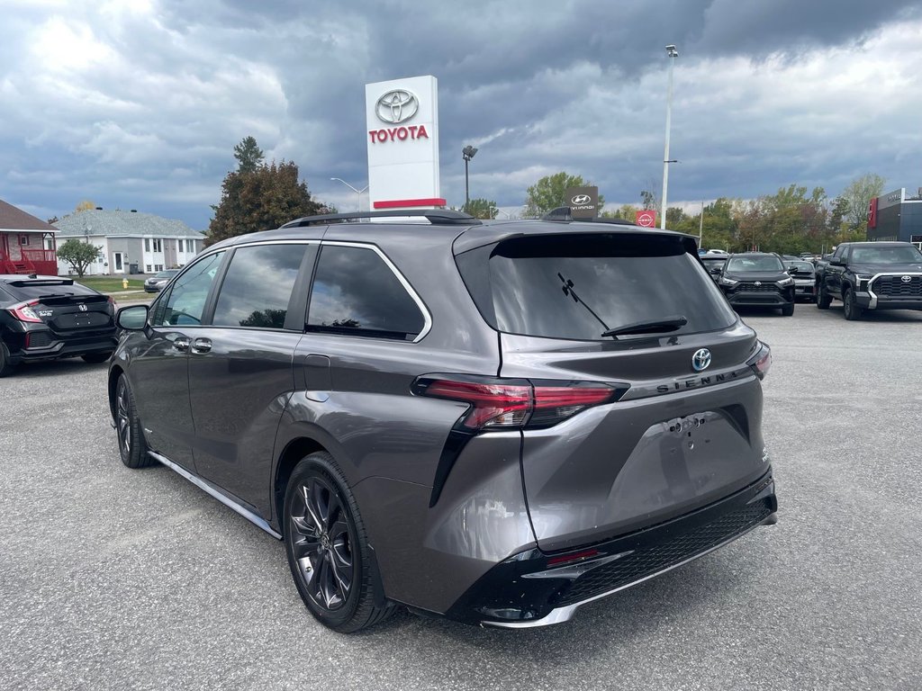 2021 Toyota Sienna XSE FWD in Hawkesbury, Ontario - 4 - w1024h768px