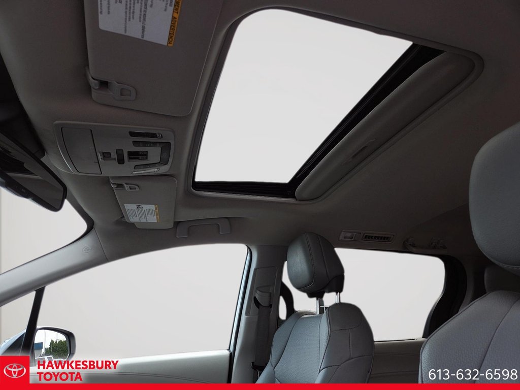 2022 Toyota Sienna XLE HYBRIDE in Hawkesbury, Ontario - 18 - w1024h768px