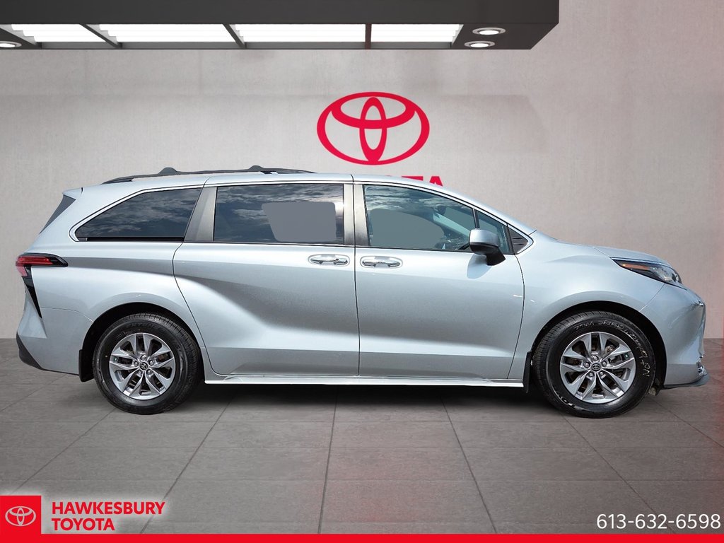 2022 Toyota Sienna XLE HYBRIDE in Hawkesbury, Ontario - 4 - w1024h768px