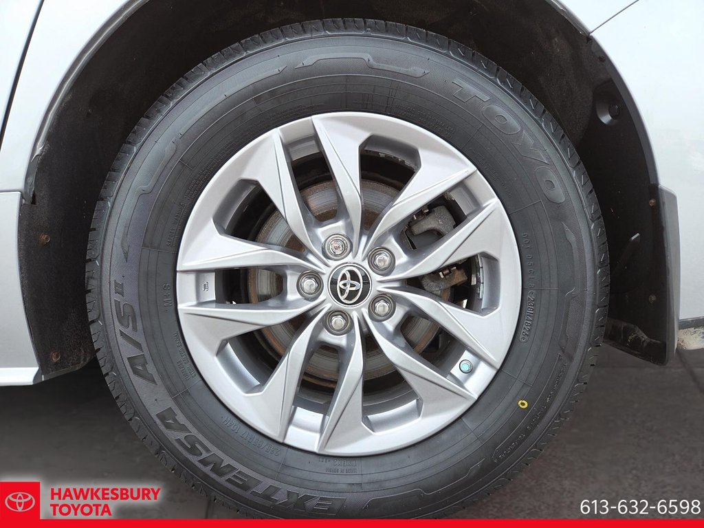 2022 Toyota Sienna XLE HYBRIDE in Hawkesbury, Ontario - 10 - w1024h768px