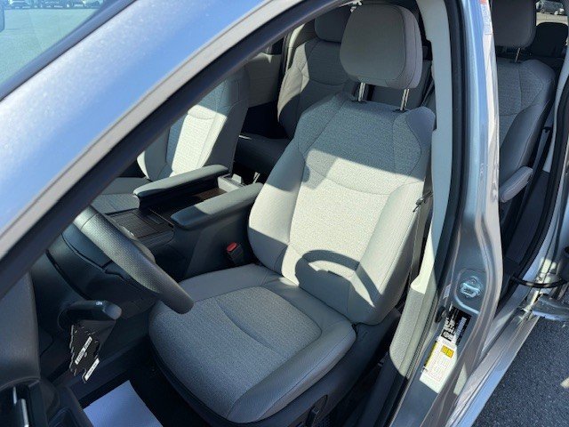 2024 Toyota Sienna FWD LE in Hawkesbury, Ontario - 14 - w1024h768px