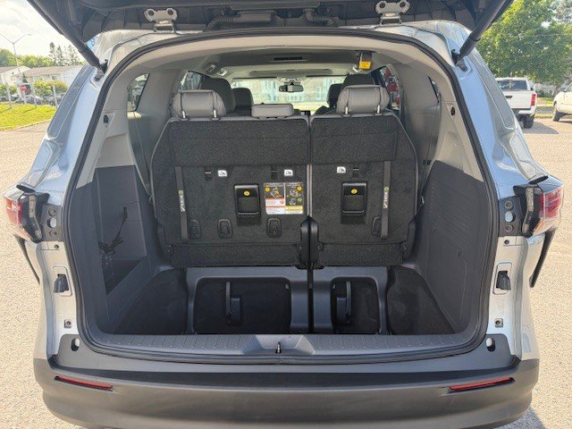 2024 Toyota Sienna XLE 8 places in Hawkesbury, Ontario - 8 - w1024h768px