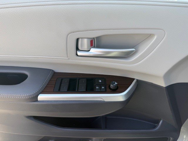 2024 Toyota Sienna XLE 8 places in Hawkesbury, Ontario - 12 - w1024h768px