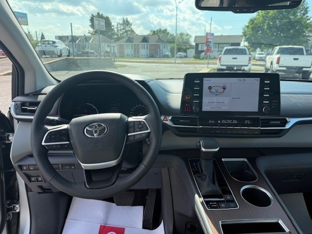 2024 Toyota Sienna XLE 8 places in Hawkesbury, Ontario - 11 - w1024h768px