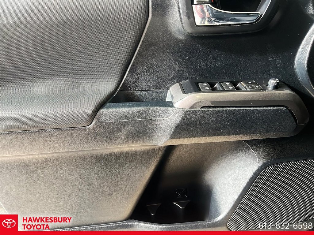 2018 Toyota Tacoma CREW CAB TRD SPORT in Hawkesbury, Ontario - 12 - w1024h768px