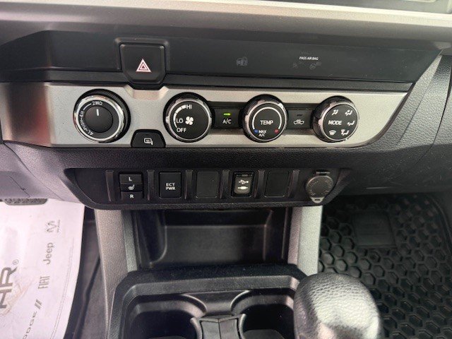 2019 Toyota Tacoma SR5 in Hawkesbury, Ontario - 13 - w1024h768px
