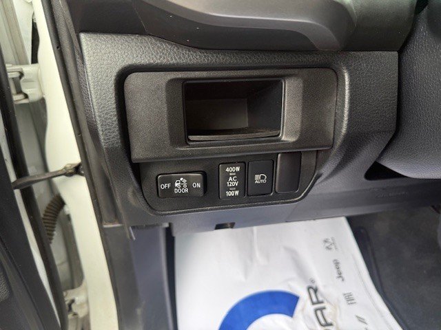2019 Toyota Tacoma SR5 in Hawkesbury, Ontario - 12 - w1024h768px