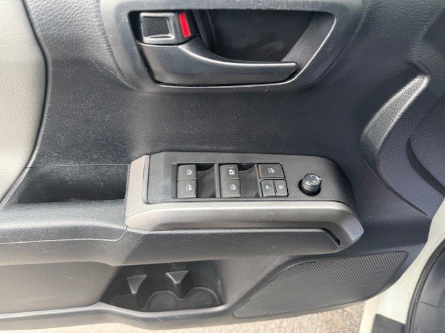 2019 Toyota Tacoma SR5 in Hawkesbury, Ontario - 11 - w1024h768px