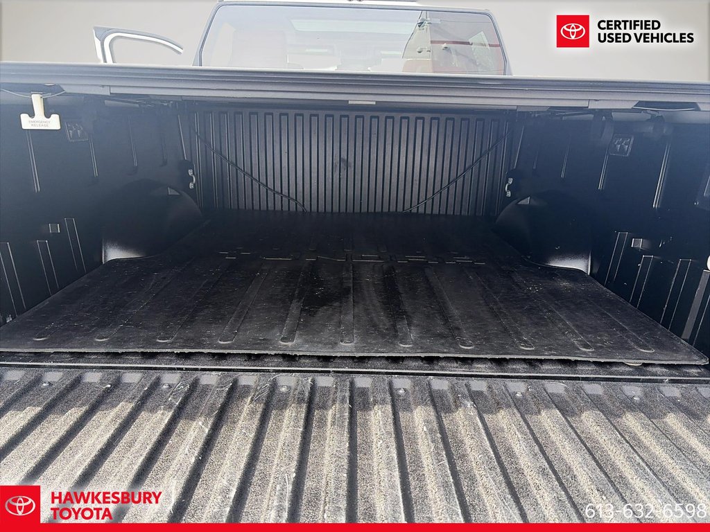2022 Toyota Tundra Hybrid CREWMAX LIMITED in Hawkesbury, Ontario - 17 - w1024h768px