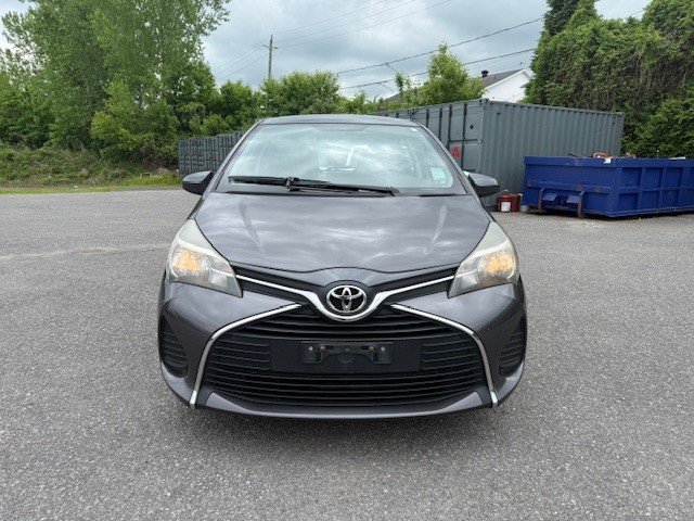 Toyota Yaris LE 2016 à Hawkesbury, Ontario - 2 - w1024h768px