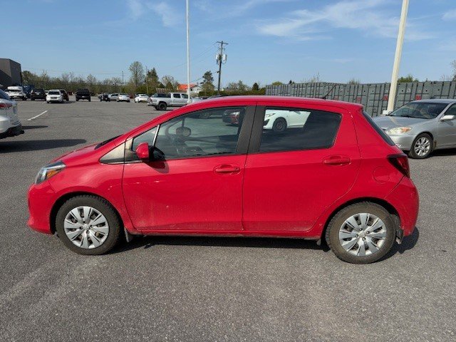 Toyota Yaris LE 2017 à Hawkesbury, Ontario - 4 - w1024h768px