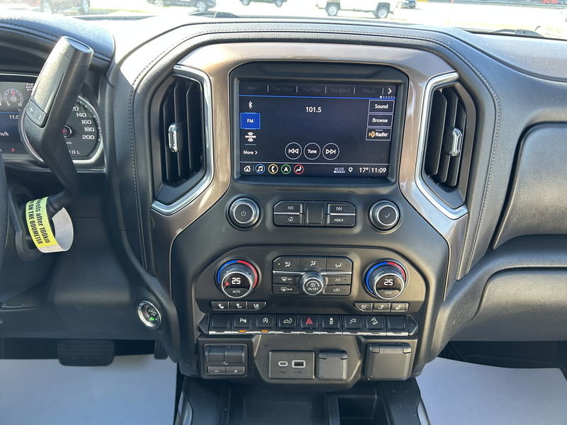 2019  Silverado 1500 High Country in Newfoundland, Newfoundland and Labrador - 11 - w1024h768px