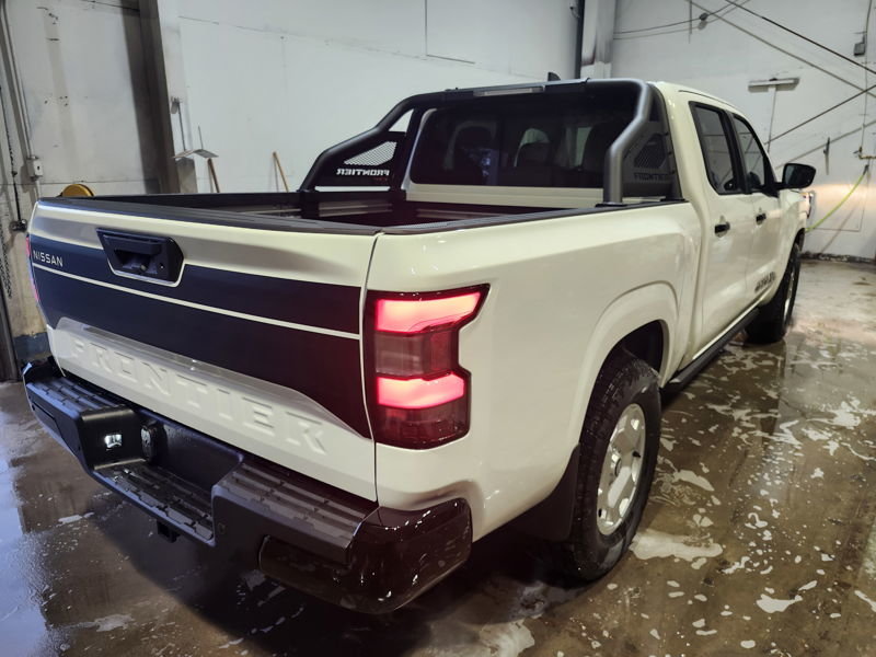 2024  Frontier Hardbody Edition in Clarenville, Newfoundland and Labrador - 16 - w1024h768px