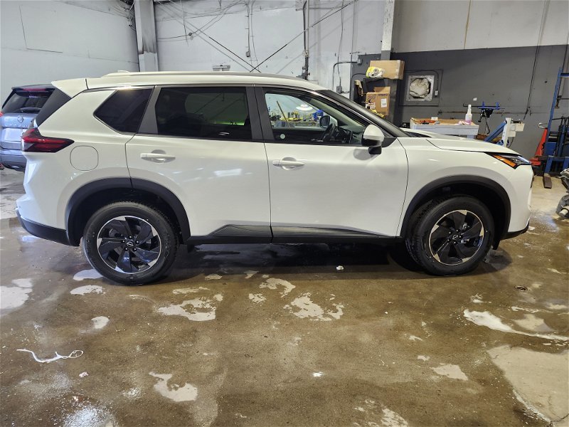 2024  Rogue SV Moonroof in Clarenville, Newfoundland and Labrador - 3 - w1024h768px