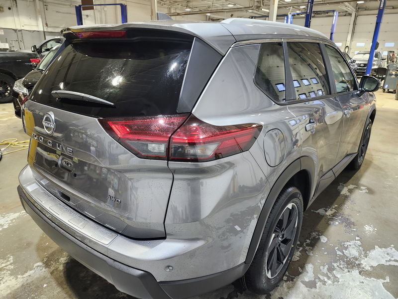 2025 Nissan Rogue SV Moonroof in St. John's, Newfoundland and Labrador - 17 - w1024h768px