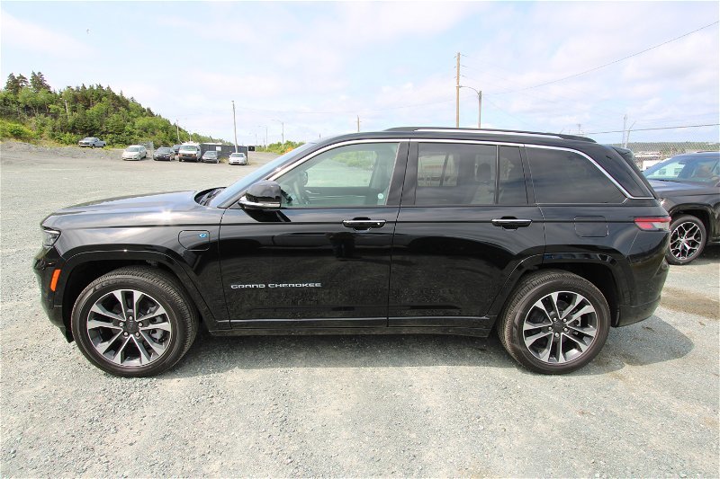 2023  Grand Cherokee 4xe Overland in St. John's, Newfoundland and Labrador - 2 - w1024h768px