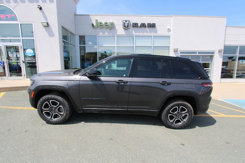 2023  Grand Cherokee 4xe Trailhawk in St. John's, Newfoundland and Labrador - 2 - w1024h768px