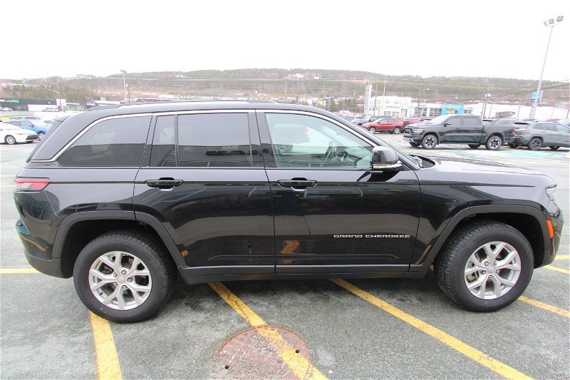 2023  Grand Cherokee Limited in Burin bay Arm, Newfoundland and Labrador - 4 - w1024h768px