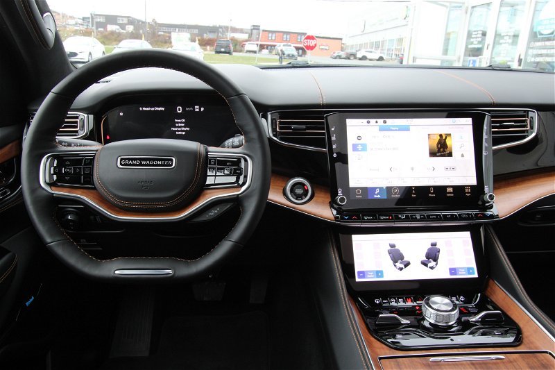 2023  Grand Wagoneer L Series III in St. John's, Newfoundland and Labrador - 9 - w1024h768px