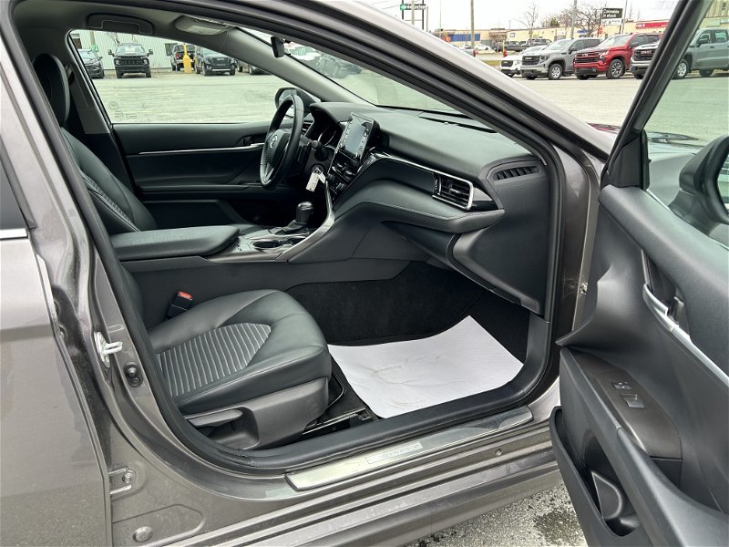 2021  Camry SE in Clarenville, Newfoundland and Labrador - 13 - w1024h768px