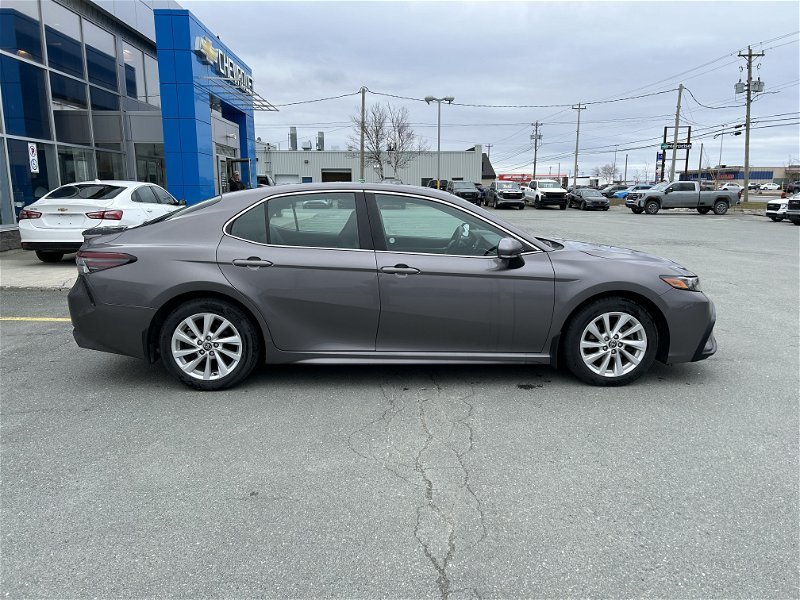 2021  Camry SE in St. John's, Newfoundland and Labrador - 8 - w1024h768px