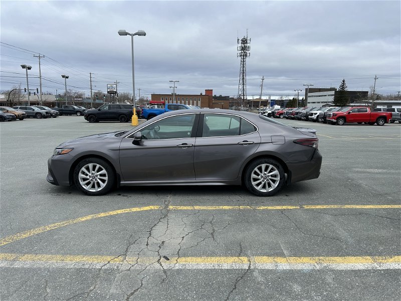 2021  Camry SE in Clarenville, Newfoundland and Labrador - 4 - w1024h768px