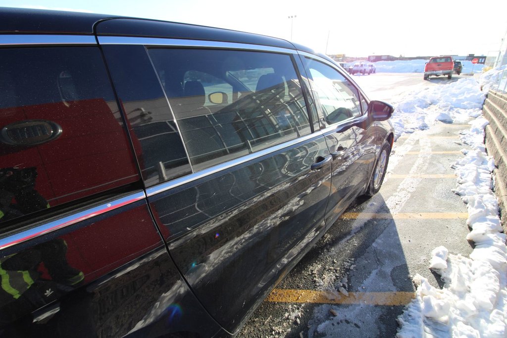 2025 Chrysler Grand Caravan SXT in St. John's, Newfoundland and Labrador - 16 - w1024h768px