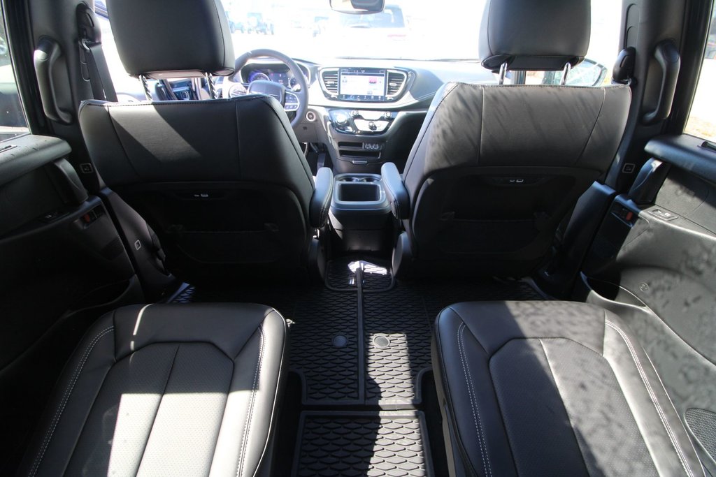 2025 Chrysler Pacifica SELECT AWD in St. John's, Newfoundland and Labrador - 9 - w1024h768px