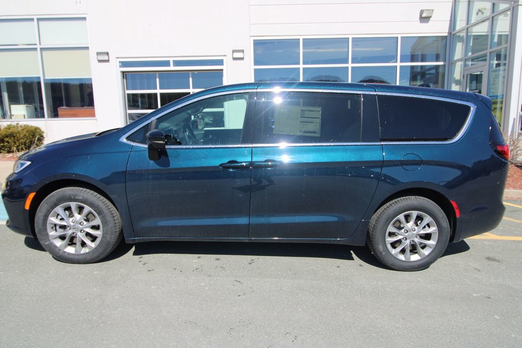 2025 Chrysler Pacifica SELECT AWD in St. John's, Newfoundland and Labrador - 2 - w1024h768px