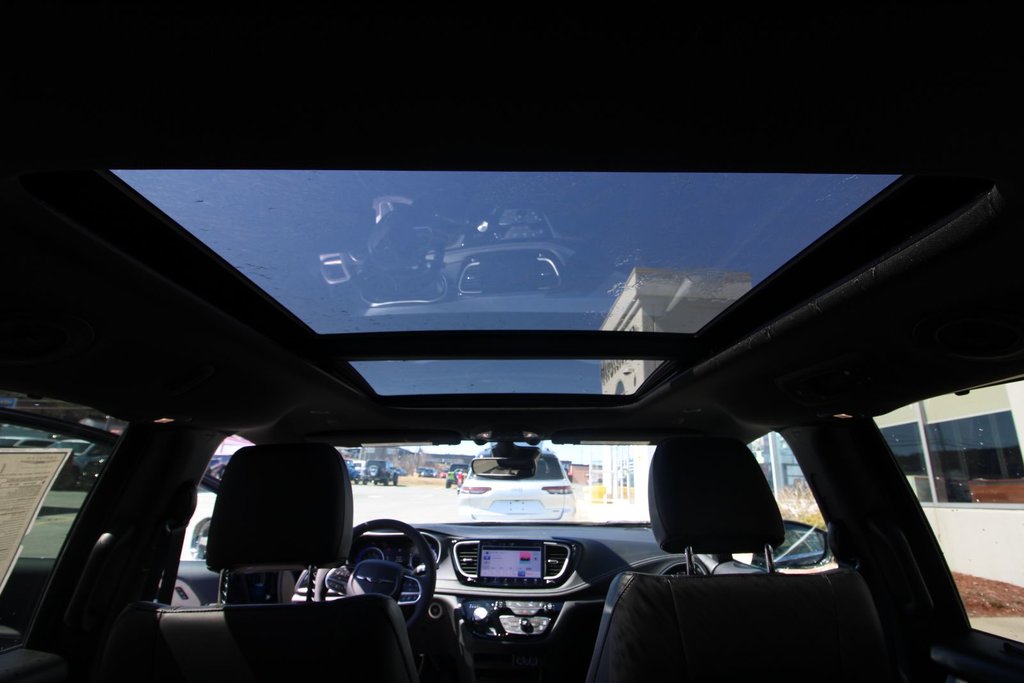 2025 Chrysler Pacifica SELECT AWD in St. John's, Newfoundland and Labrador - 10 - w1024h768px